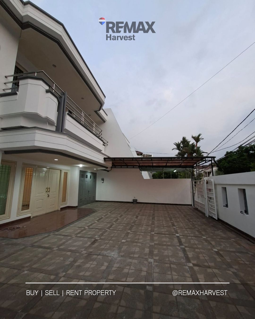 Rumah Mewah Green Garden Jakarta Barat 3