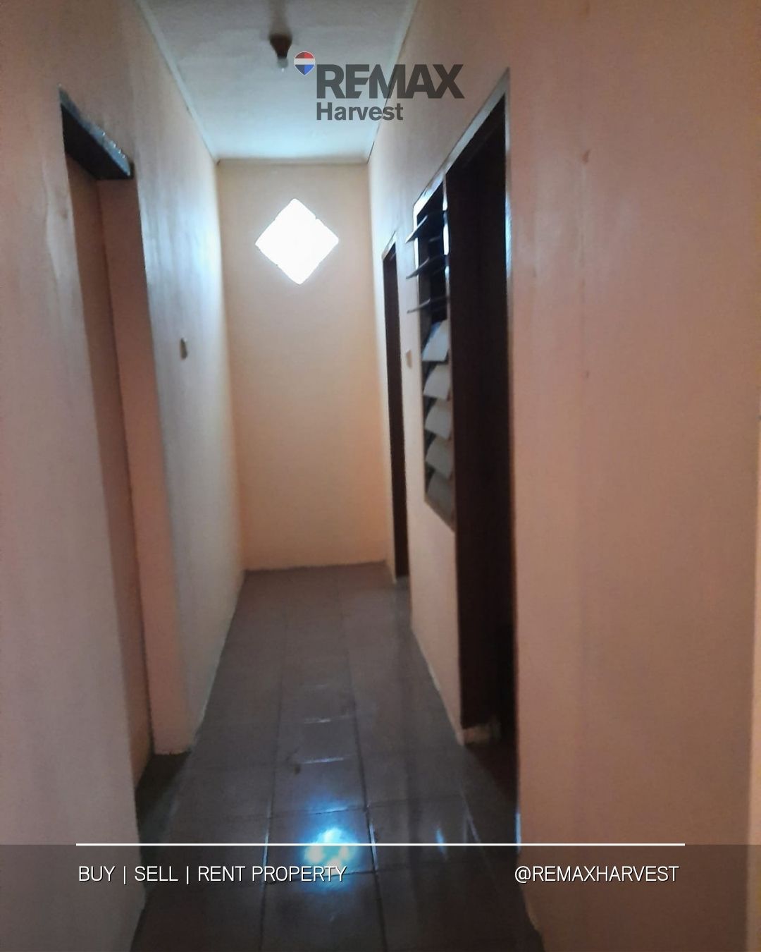 Rumah Hoek Perumahan Kembang Larangan 5